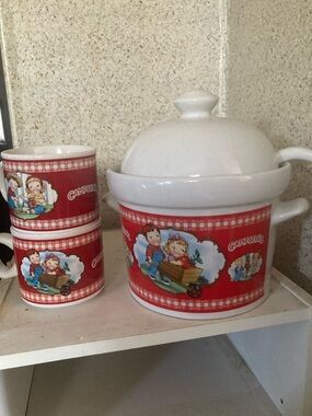 Campbell's Red Ceramic Soup Tureen and Mugs Set